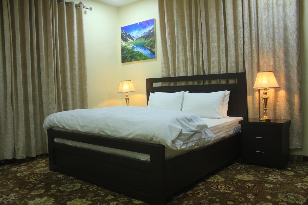 Starlit Hotel - Gilgit Exteriör bild
